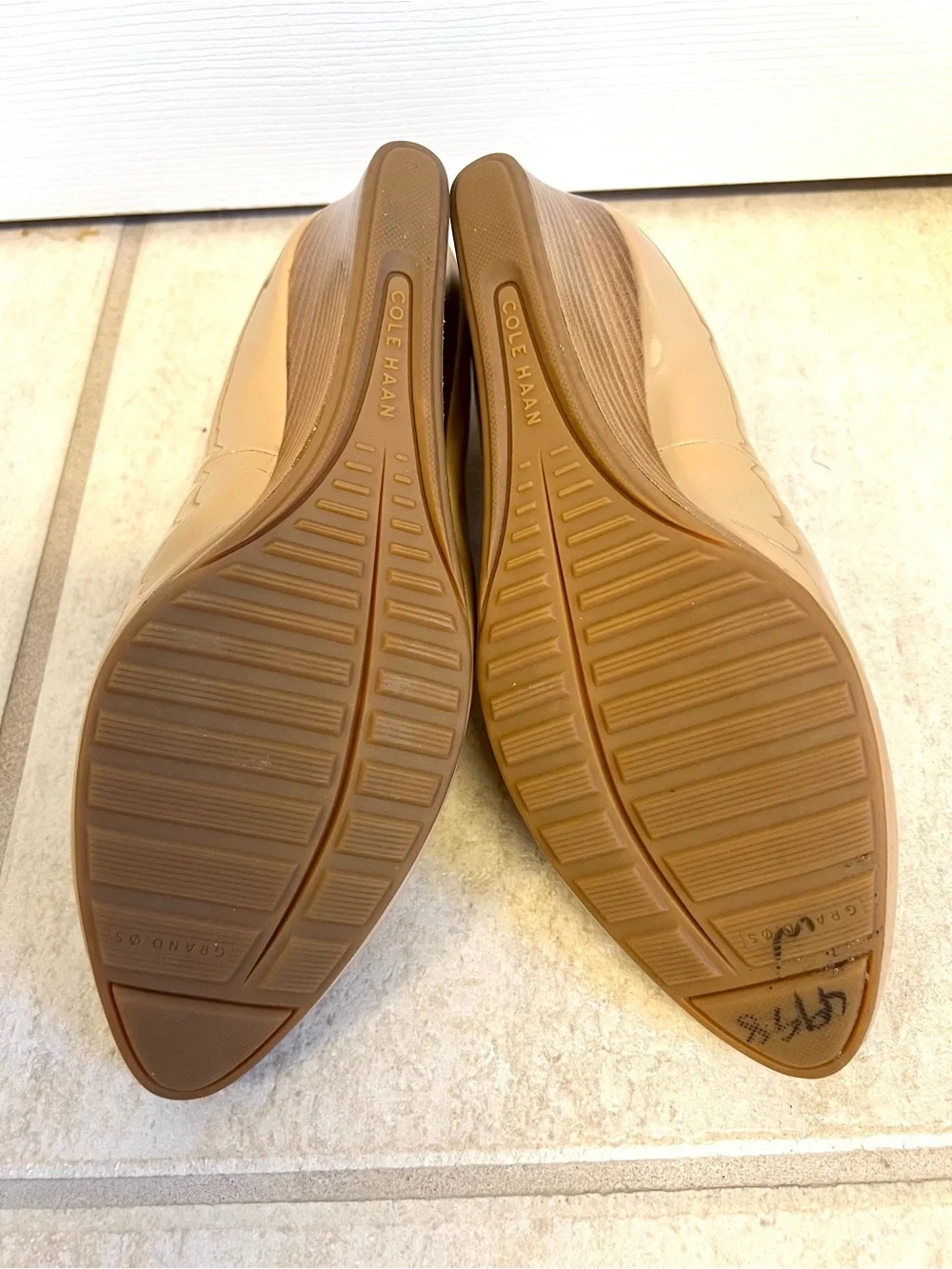Cole Haan Grand.OS Patent Leather Nude Beige Wedge Pumps Almond Toe Women’s 7B